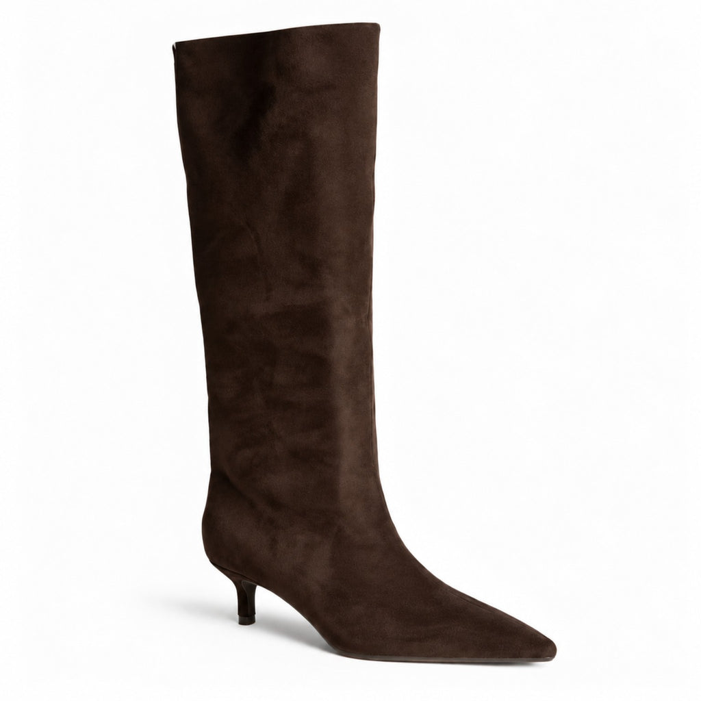 Botas CORINA em tom café castanho escuro — vista de perfil