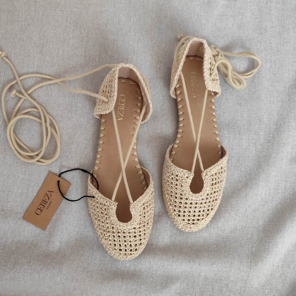 Sandálias boho bege estilo crochet