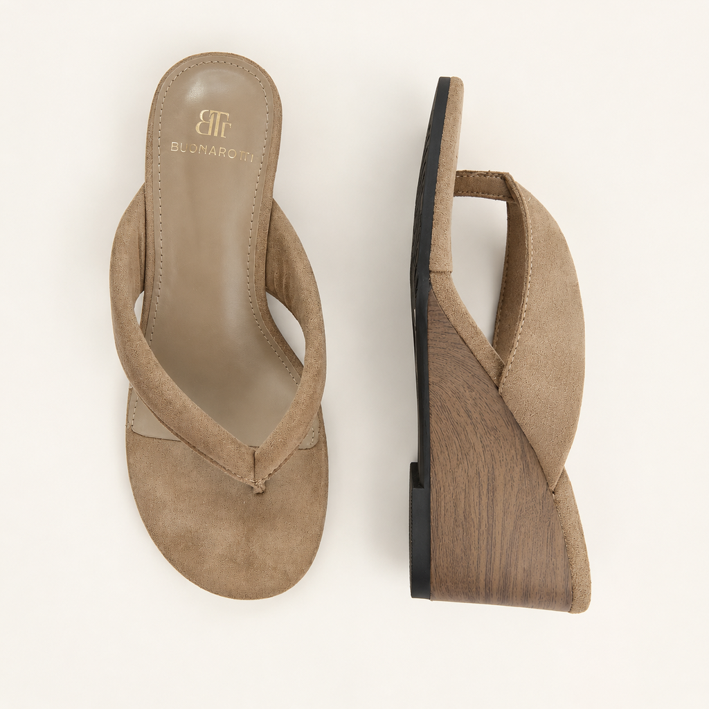 Chanclas de cuña beis con efecto madera