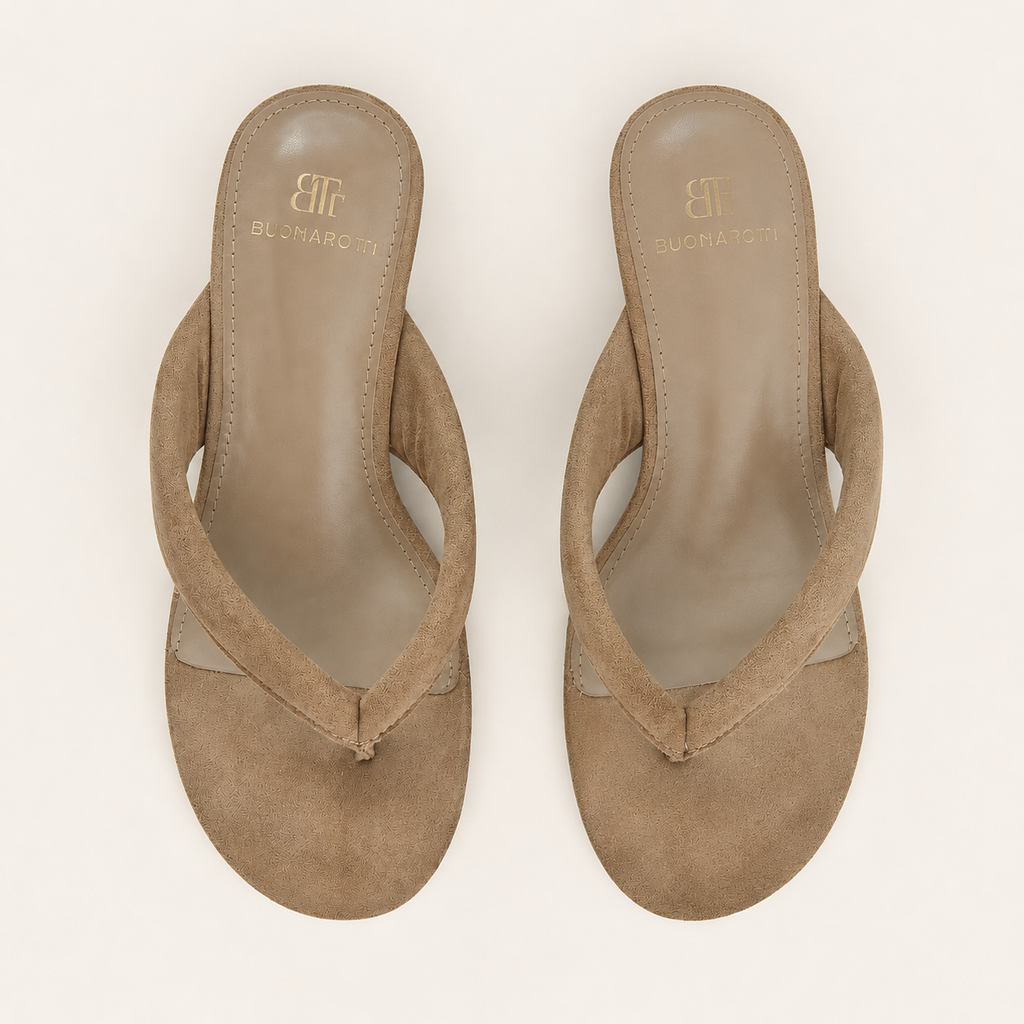 Chanclas de cuña beis con efecto madera