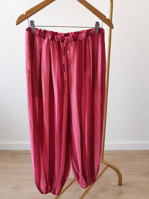 Calças às Riscas Rosa e Fúcsia com Bolsos