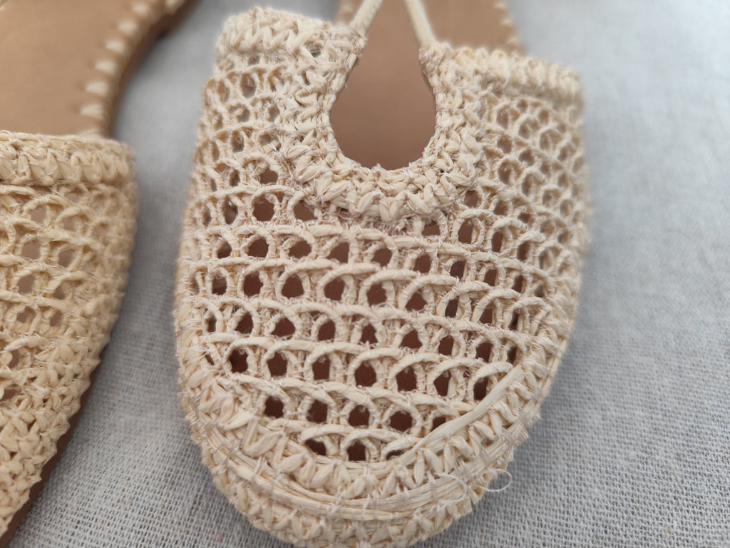 Sandálias boho bege estilo crochet